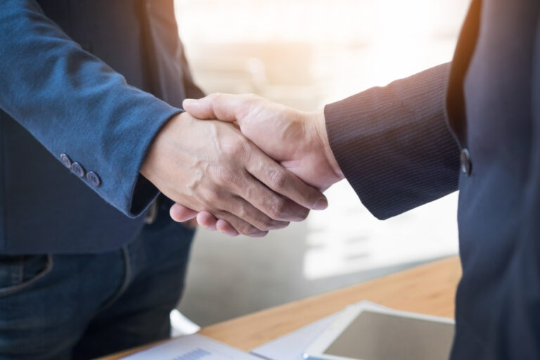 Transmission d’entreprise et fiscalité : Tout ce qu’il faut savoir pour une cession optimisée
